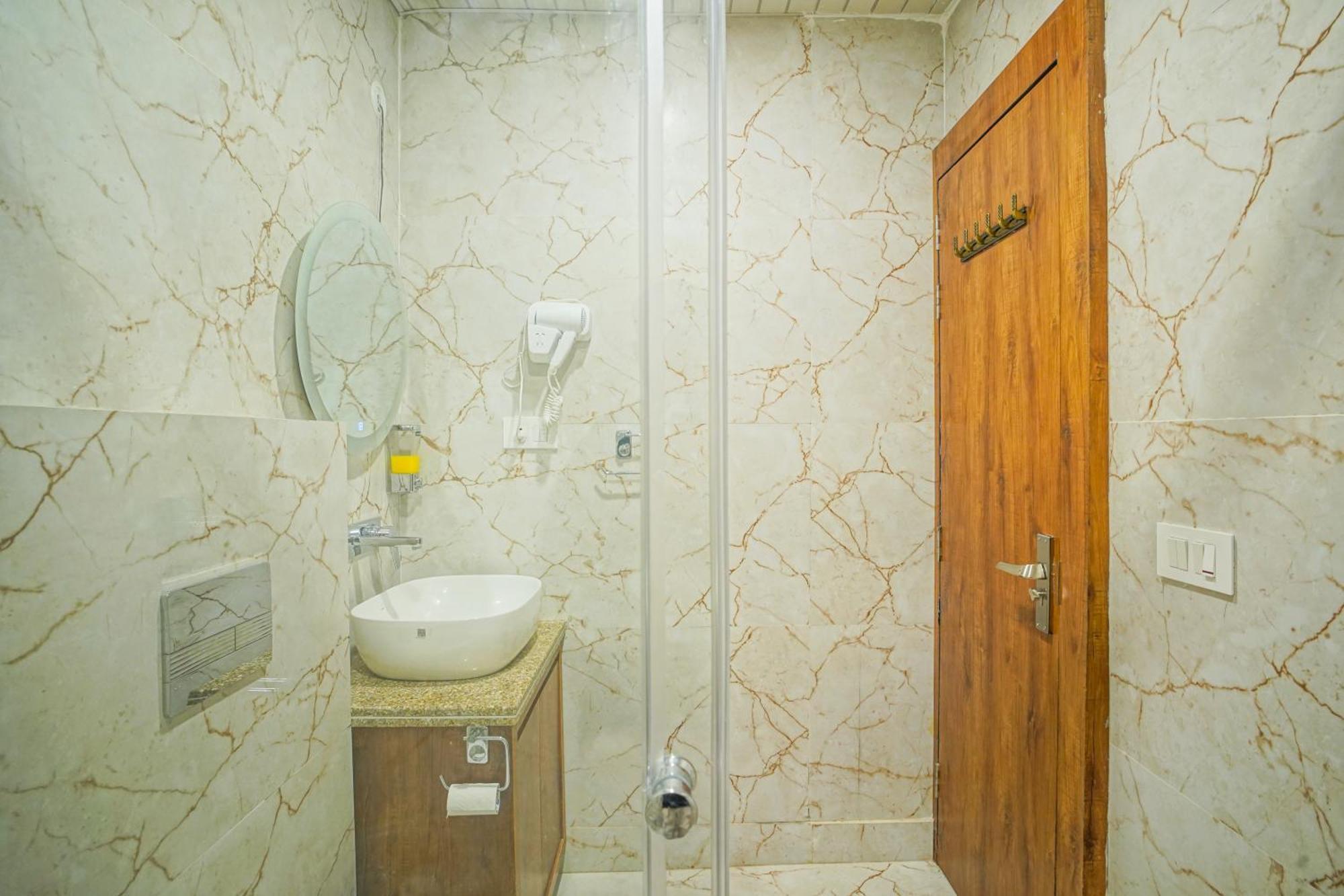 Hotel Nirvana Bliss, Behind Parmarth Niketan Rishīkesh Zewnętrze zdjęcie
